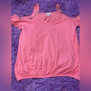 VENUS pretty pink cold shoulder top, like new, size M